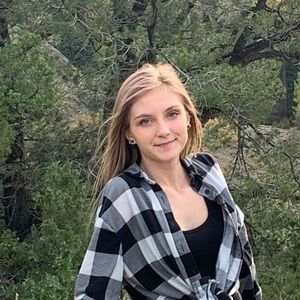 Meet your Posher, Breanna